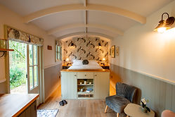 Shepherds Hut Luxury Break (10).jpg